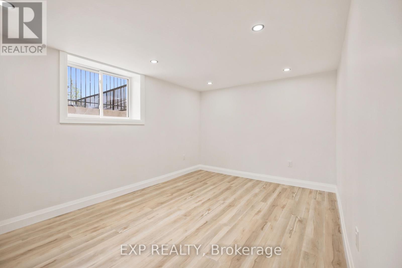 129 St George Street Property Photo 35