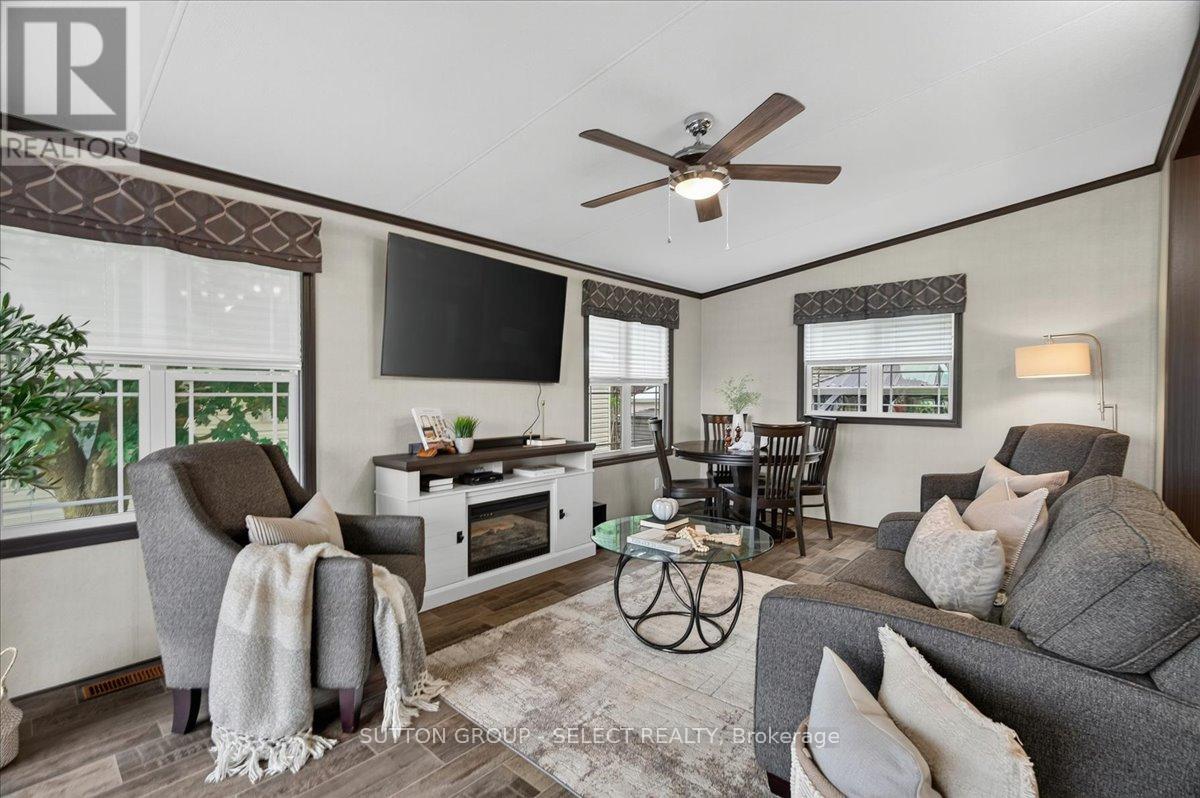 415 - 8685 Rock Glen Road Property Photo 2