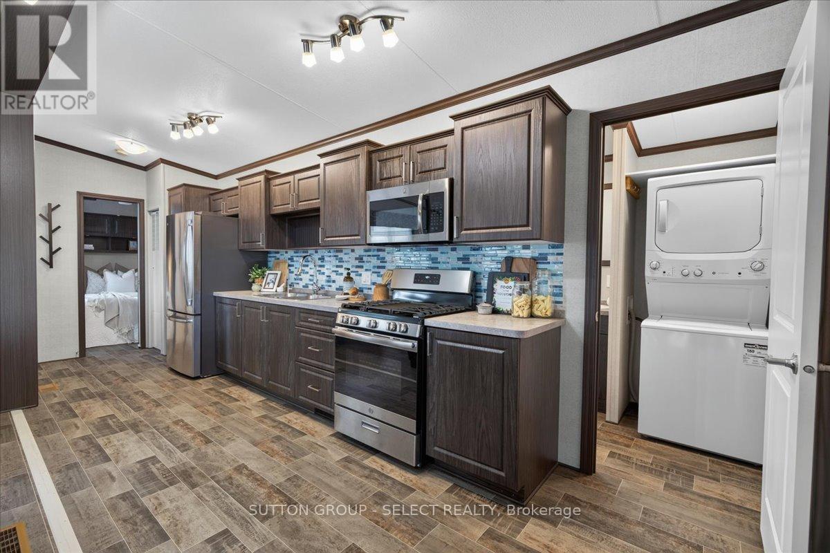 415 - 8685 Rock Glen Road Property Photo 3