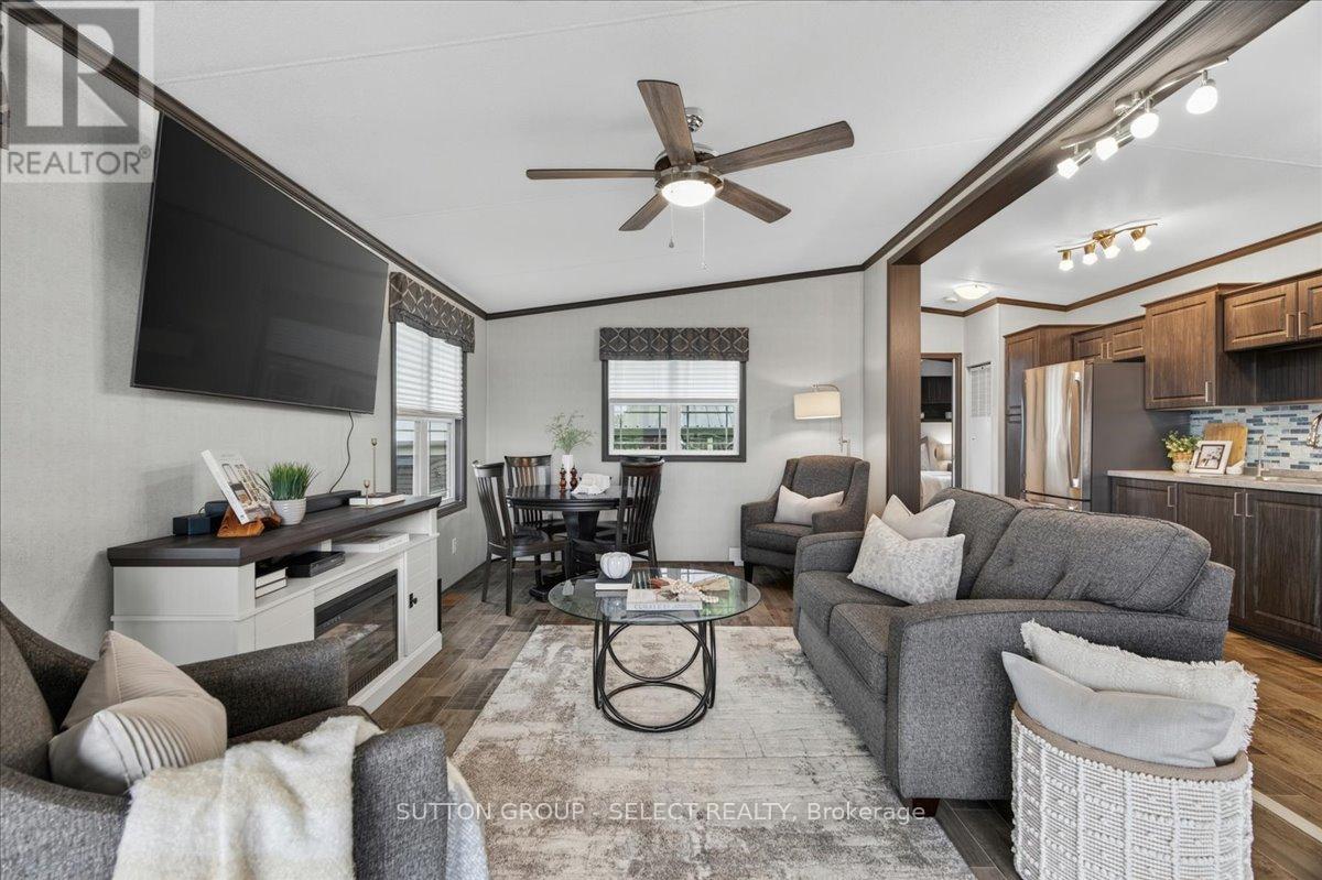 415 - 8685 Rock Glen Road Property Photo 6