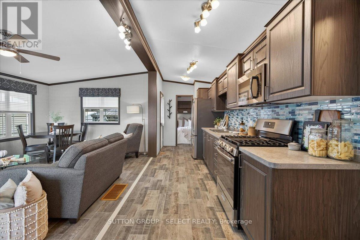 415 - 8685 Rock Glen Road Property Photo 7