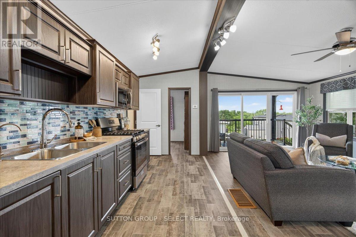415 - 8685 Rock Glen Road Property Photo 8