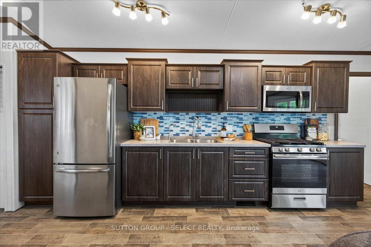 415 - 8685 Rock Glen Road Property Photo 10