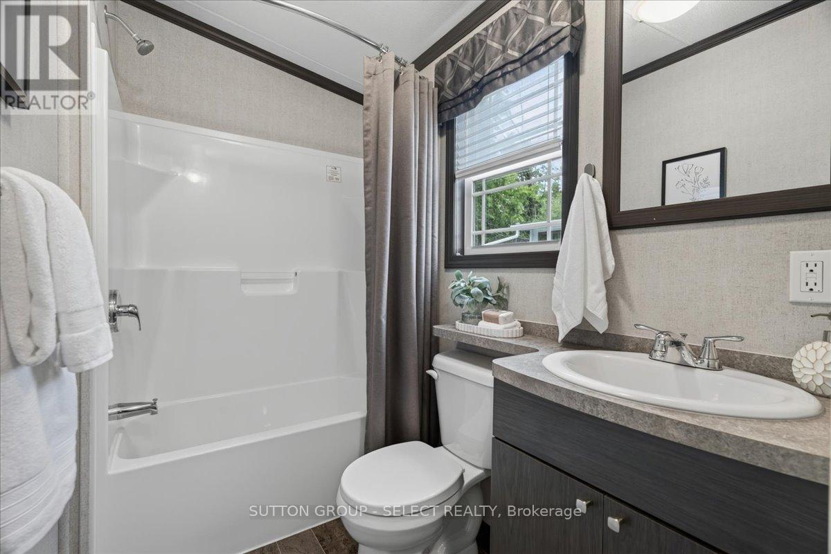 415 - 8685 Rock Glen Road Property Photo 12
