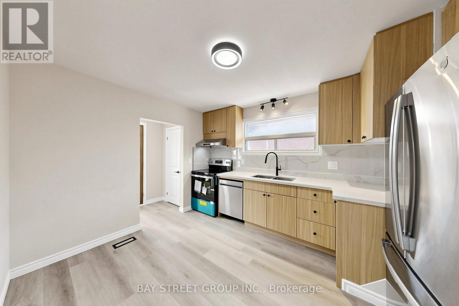 28 Warren Avenue Property Photo 6