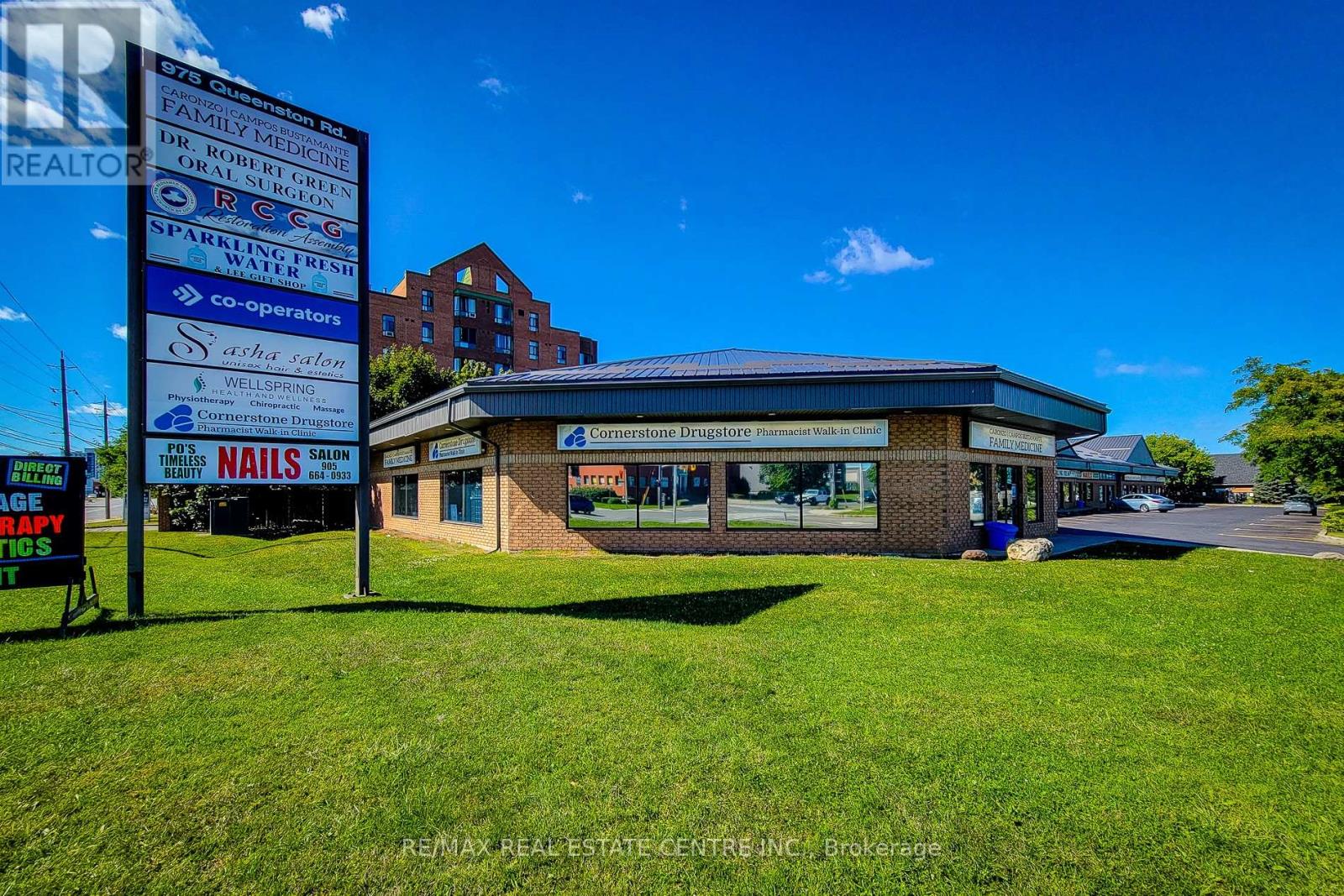 5 - 975 Queenston Road Property Photo 1