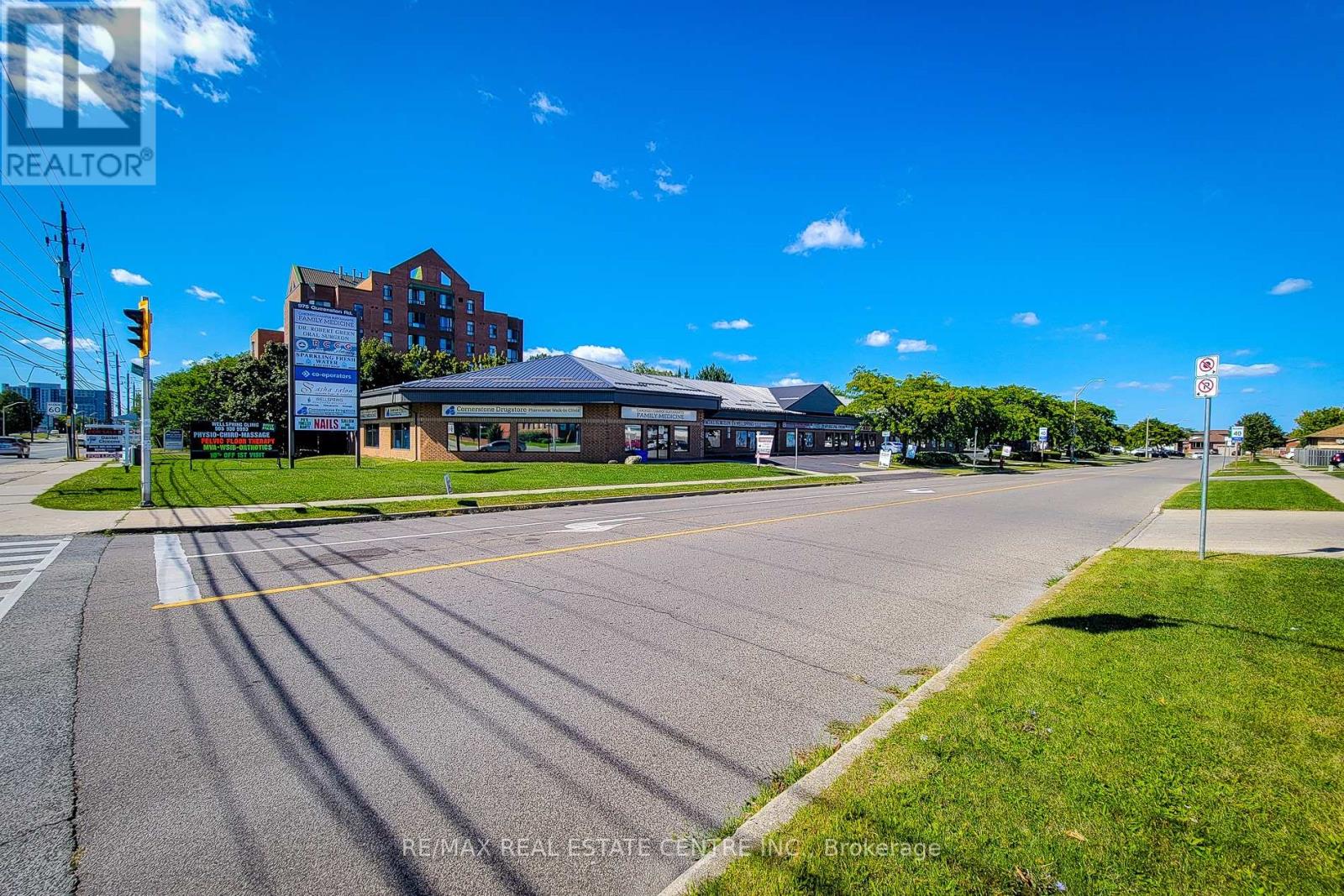 5 - 975 Queenston Road Property Photo 2