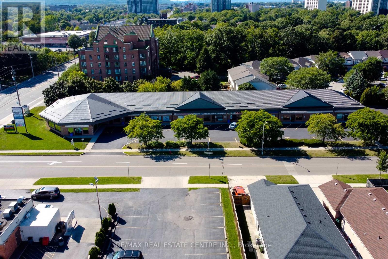 5 - 975 Queenston Road Property Photo 4