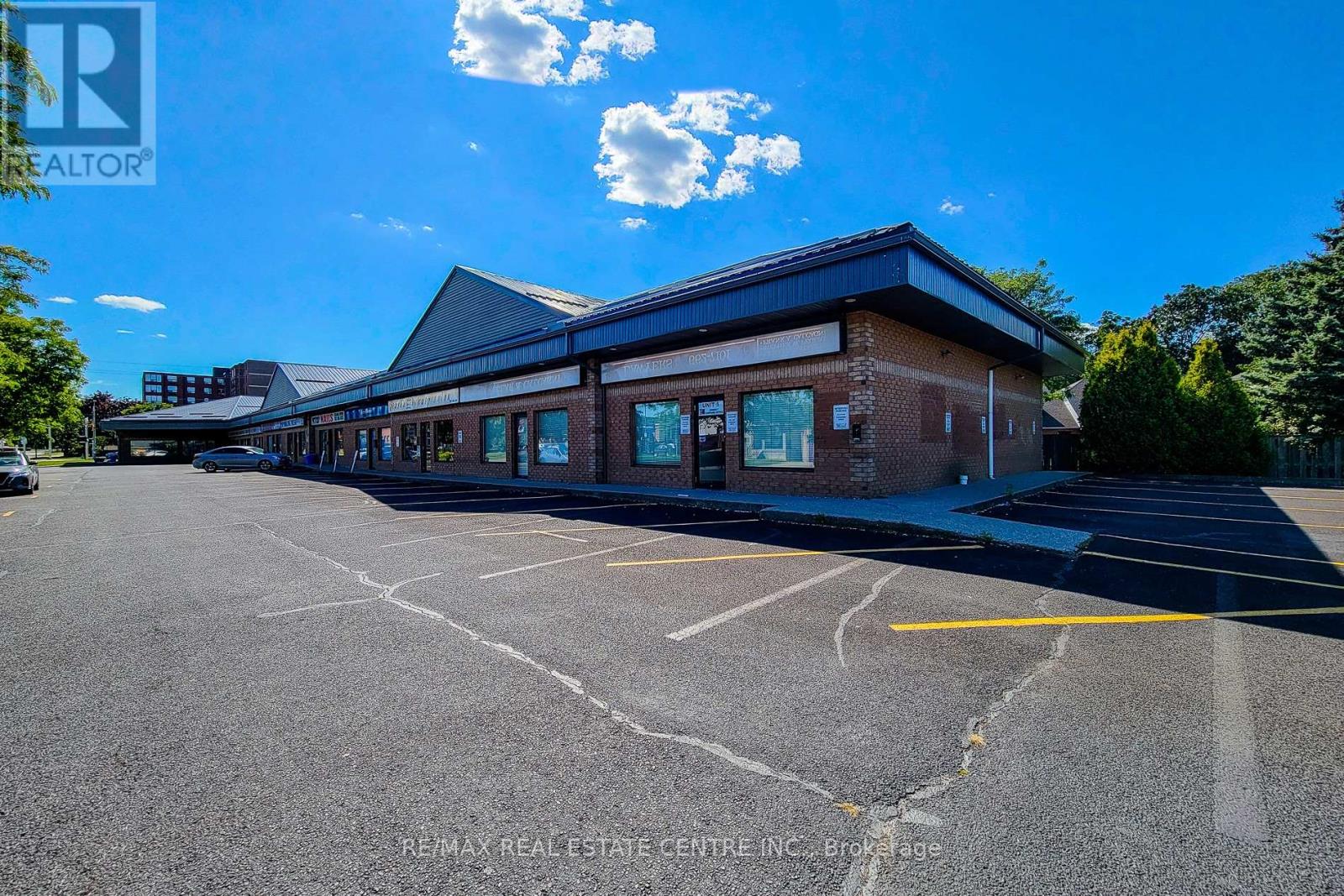 5 - 975 Queenston Road Property Photo 10