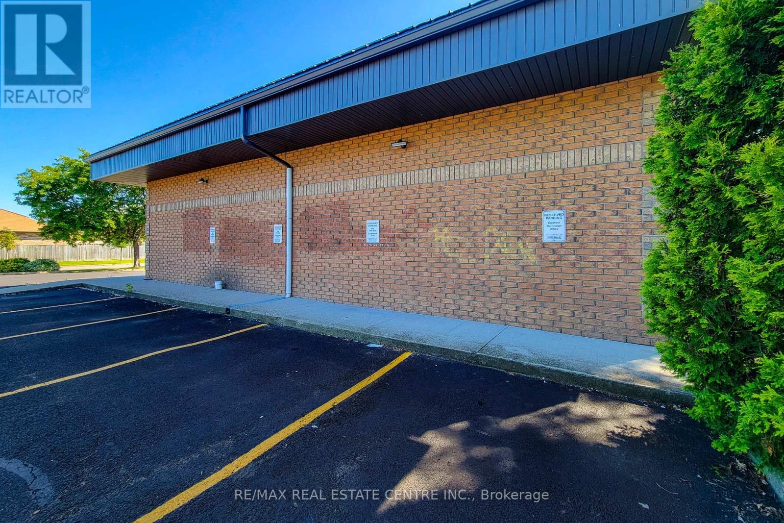 5 - 975 Queenston Road Property Photo 12