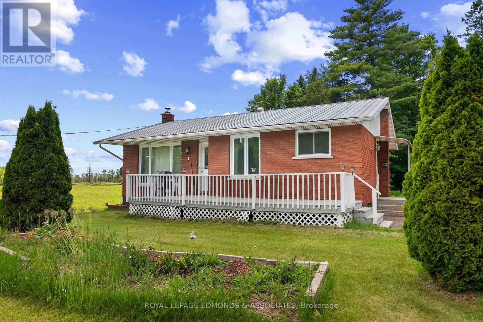 39325a Highway 41 Property Photo 1