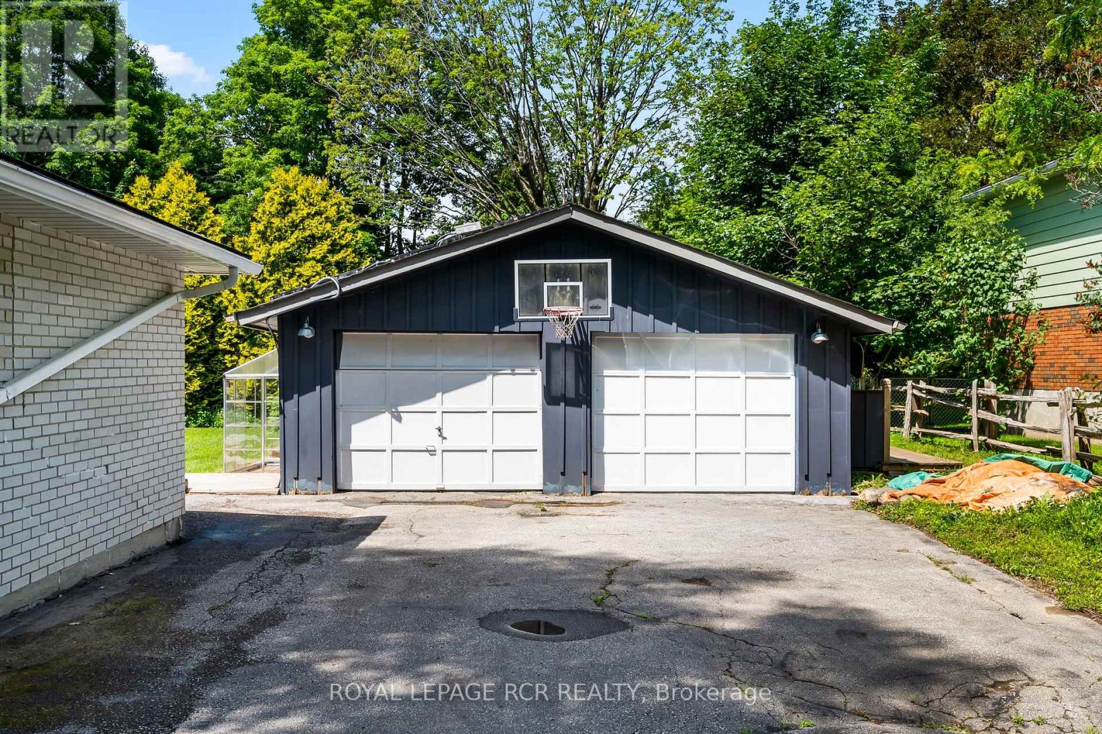 22 Randy Avenue Property Photo 43
