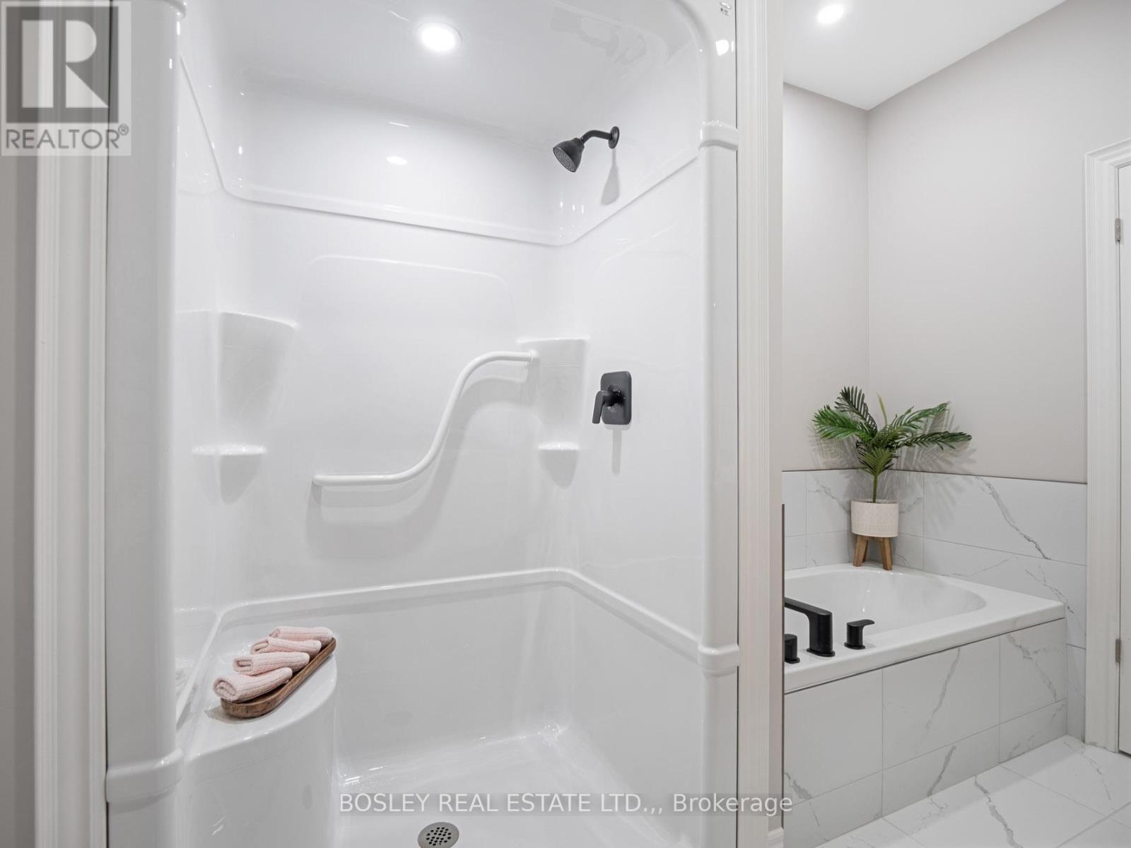 505 Royal Ridge Drive Property Photo 19