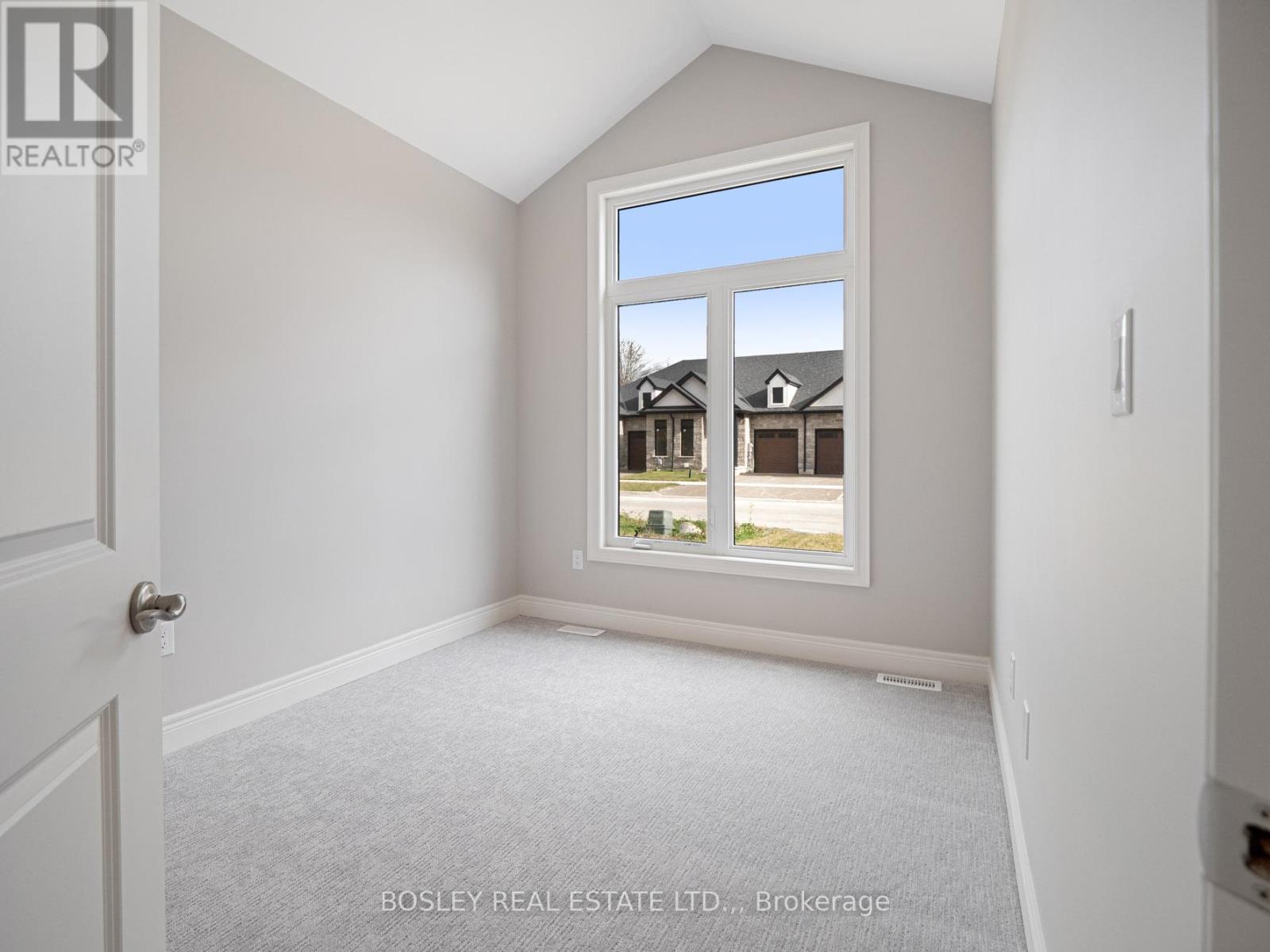 505 Royal Ridge Drive Property Photo 24