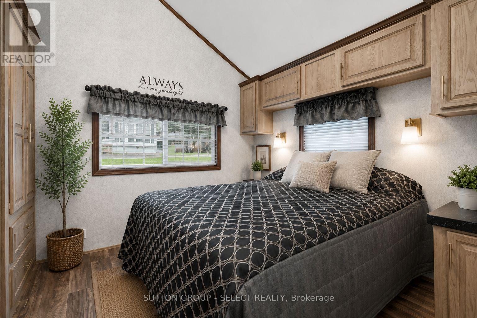 404 - 8685 Rock Glen Road Property Photo 7