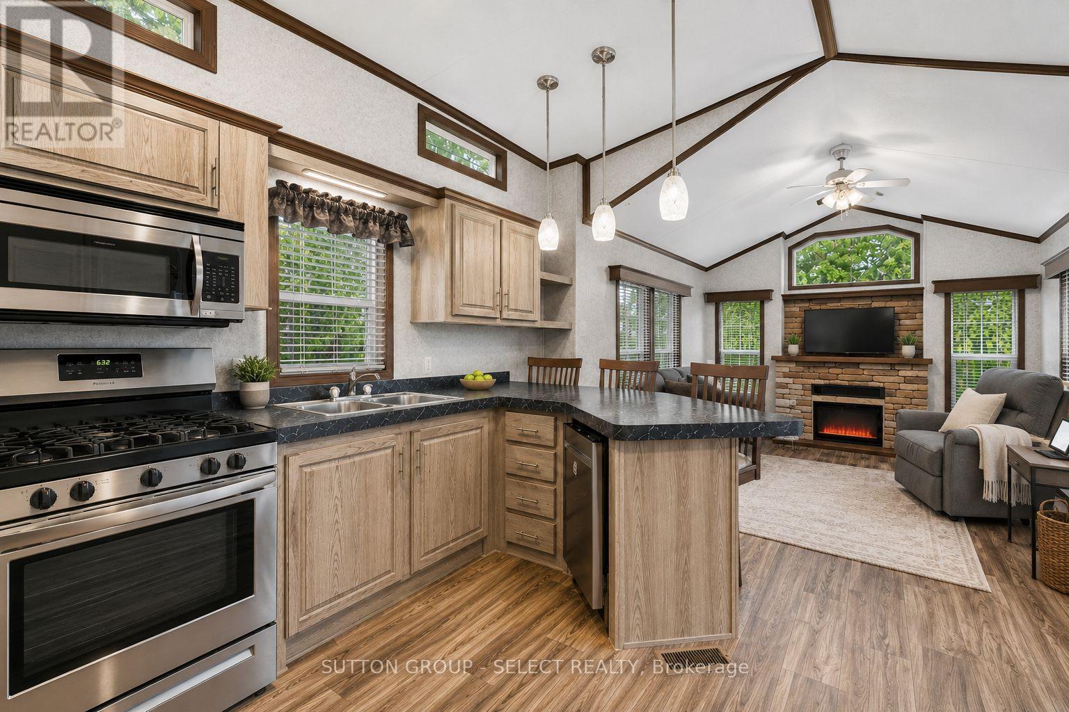 404 - 8685 Rock Glen Road Property Photo 16