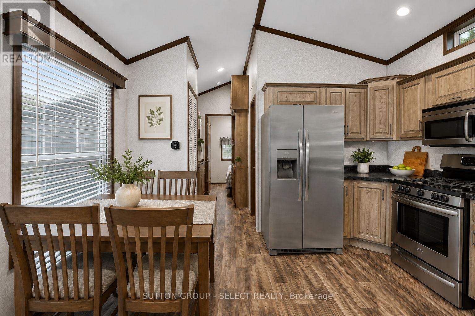 404 - 8685 Rock Glen Road Property Photo 17