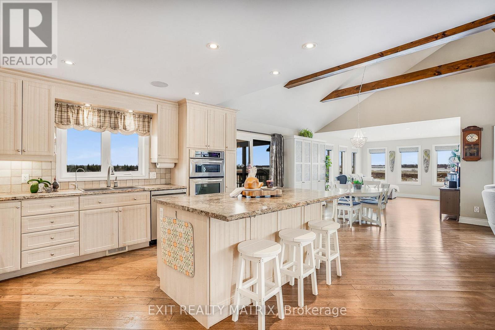 3139 Birchgrove Road Property Photo 10