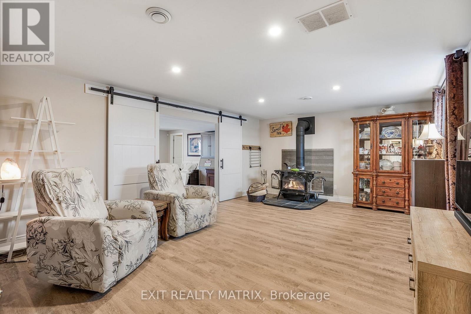 3139 Birchgrove Road Property Photo 25