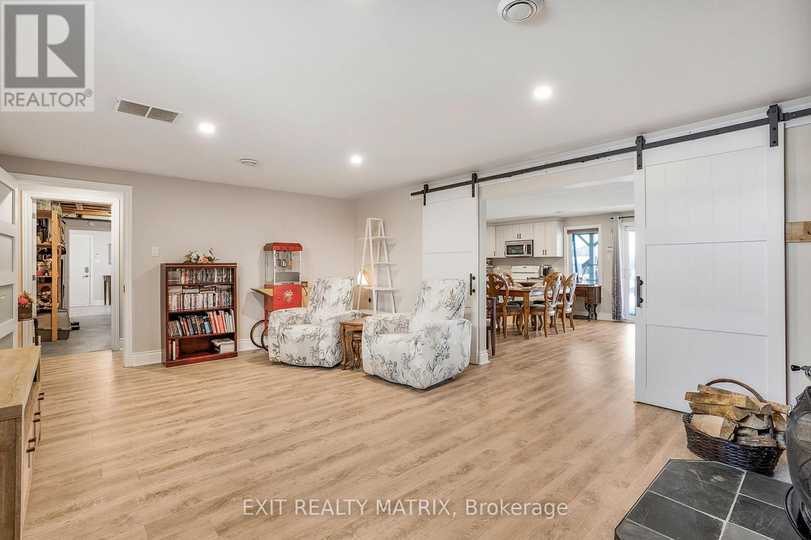 3139 Birchgrove Road Property Photo 26