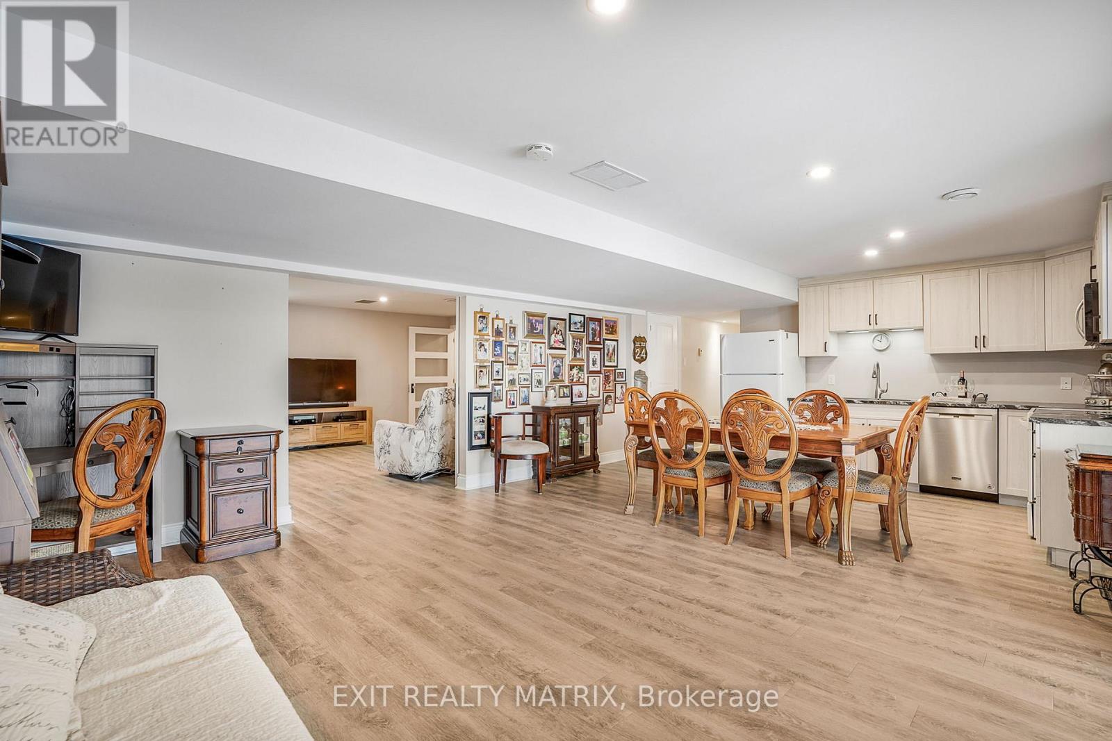 3139 Birchgrove Road Property Photo 29