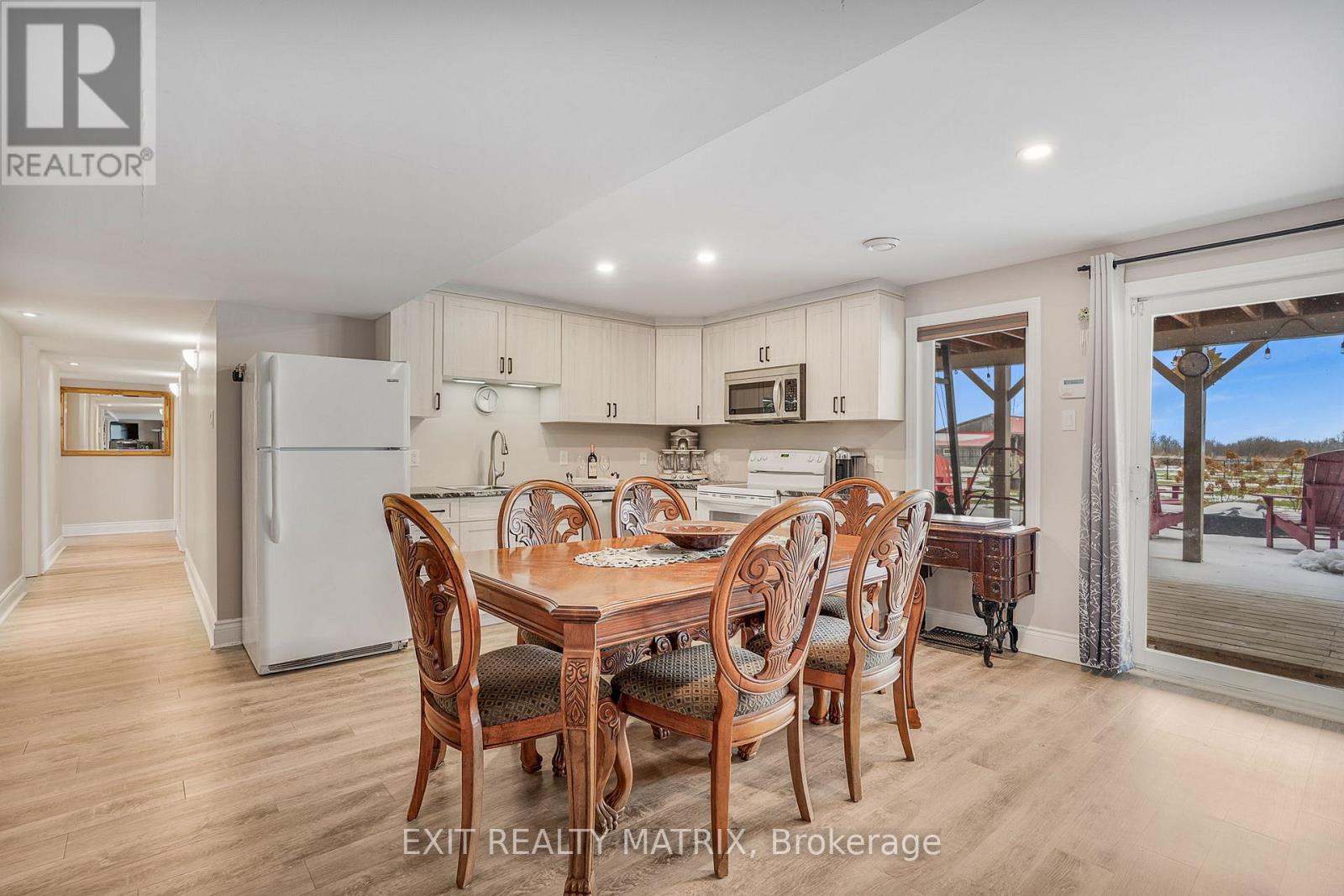 3139 Birchgrove Road Property Photo 30