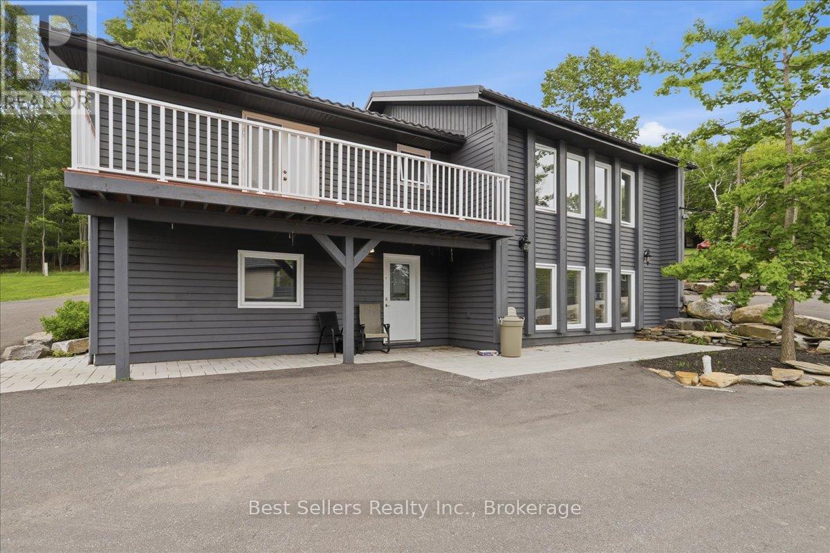 56 Florence Street W Property Photo 1