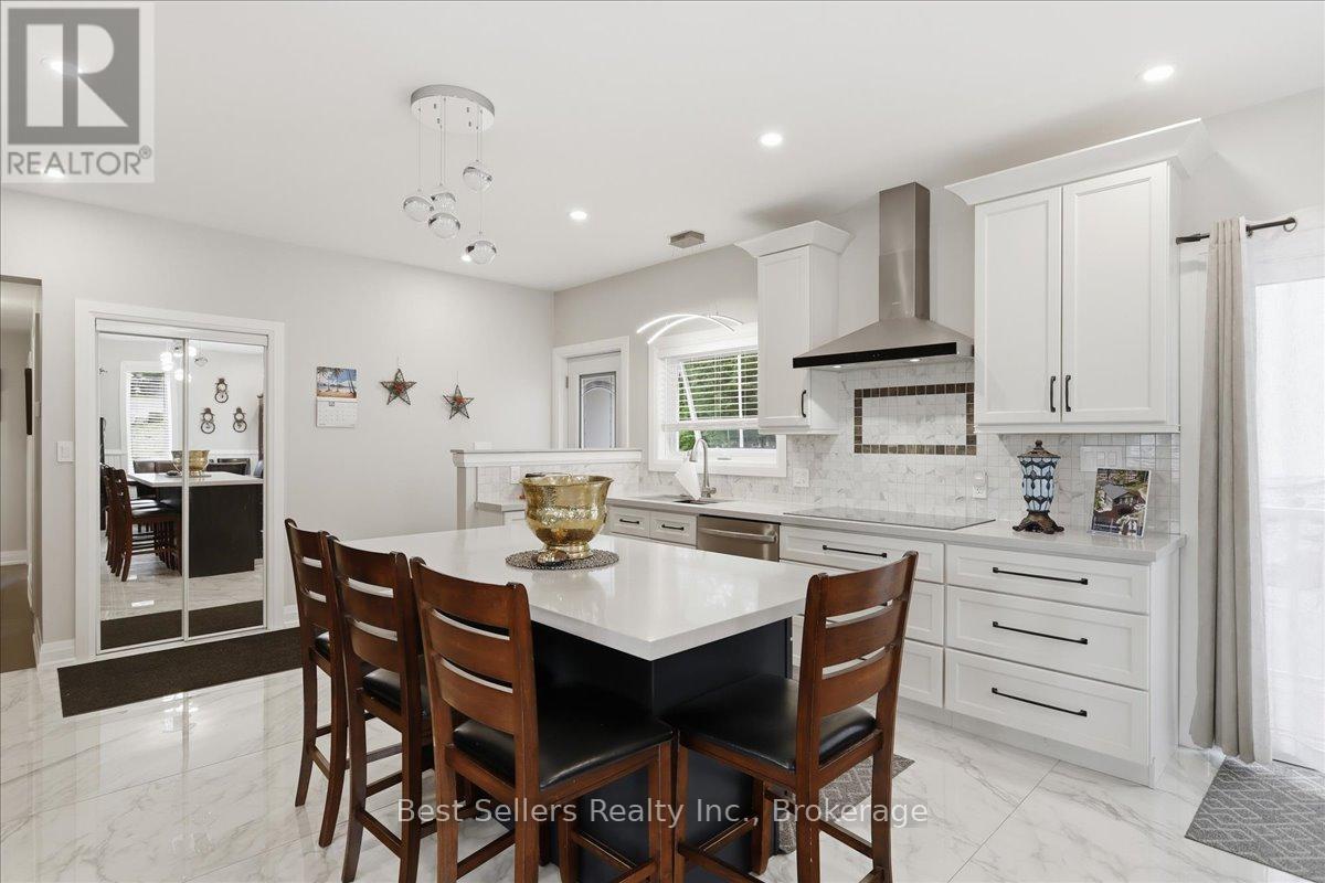56 Florence Street W Property Photo 8