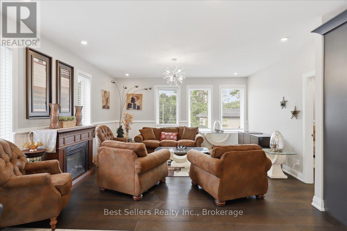 56 Florence Street W Property Photo 11