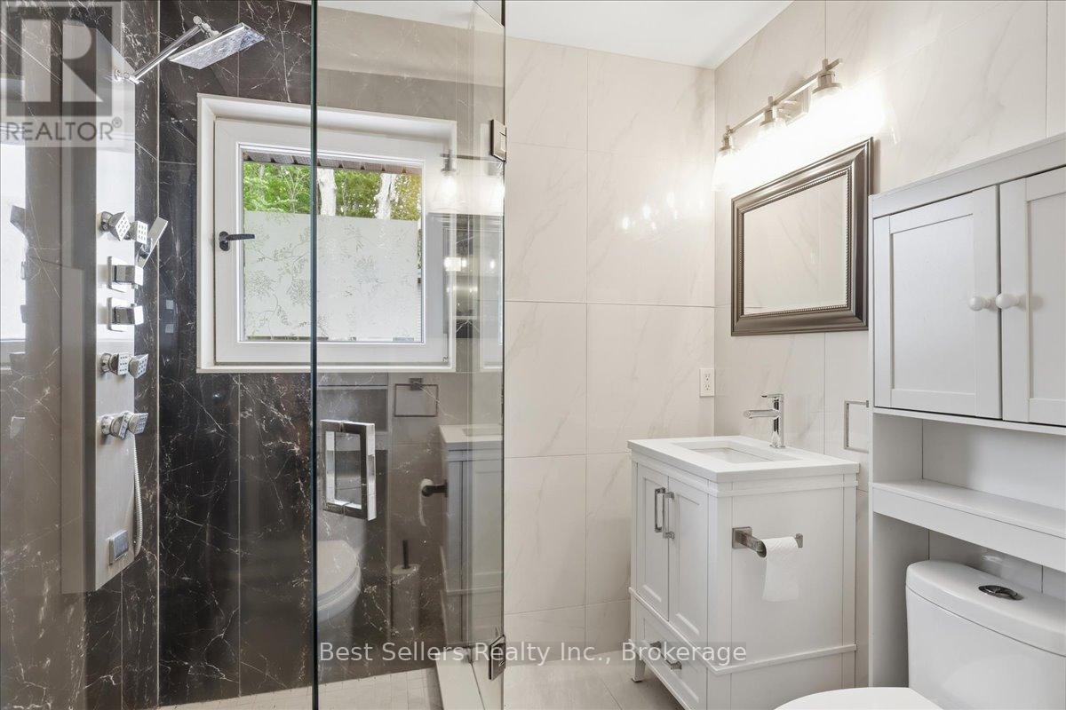 56 Florence Street W Property Photo 19