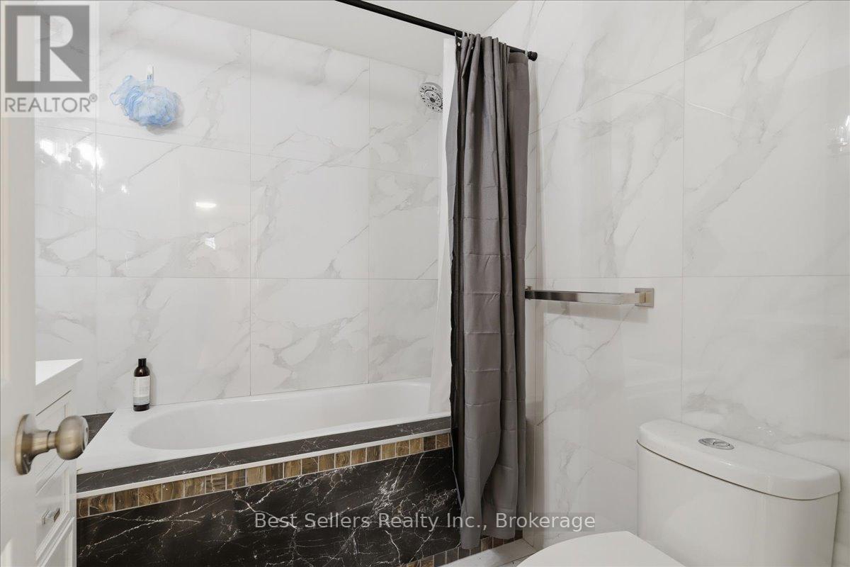 56 Florence Street W Property Photo 22