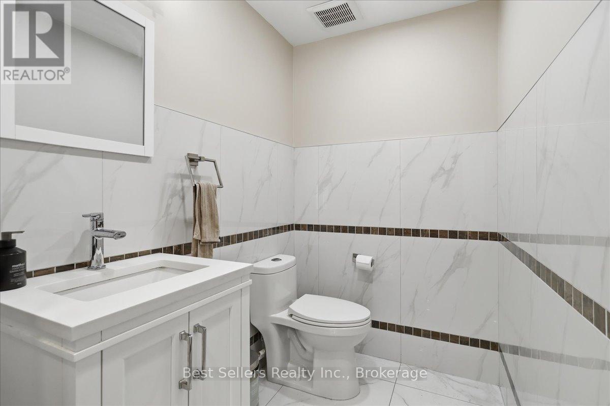 56 Florence Street W Property Photo 28