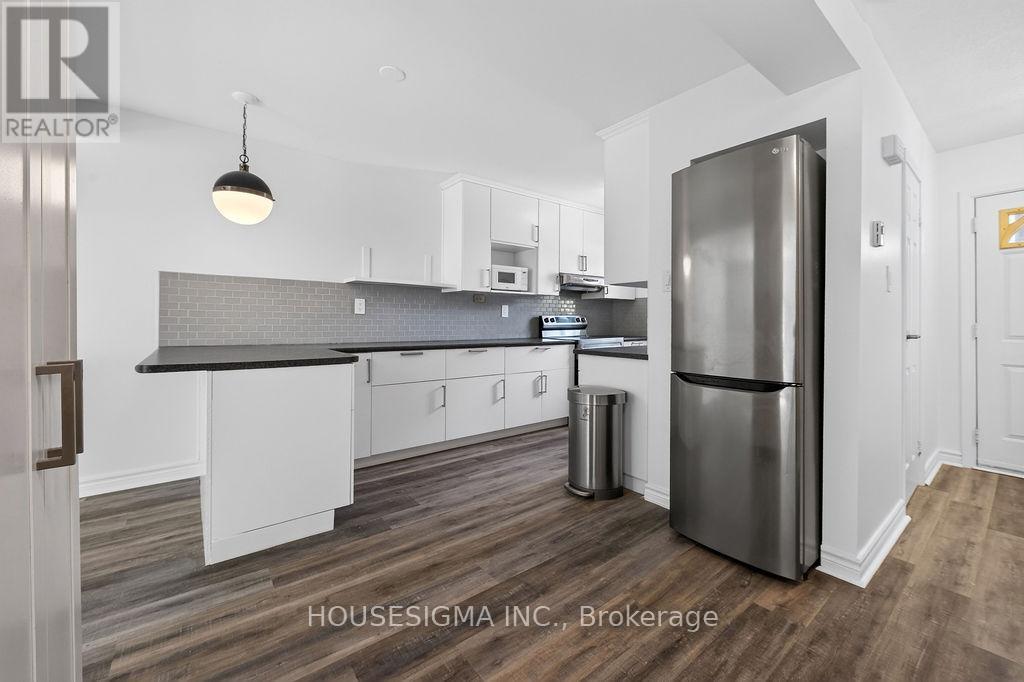143 - 166 Southdale Road W Property Photo 4