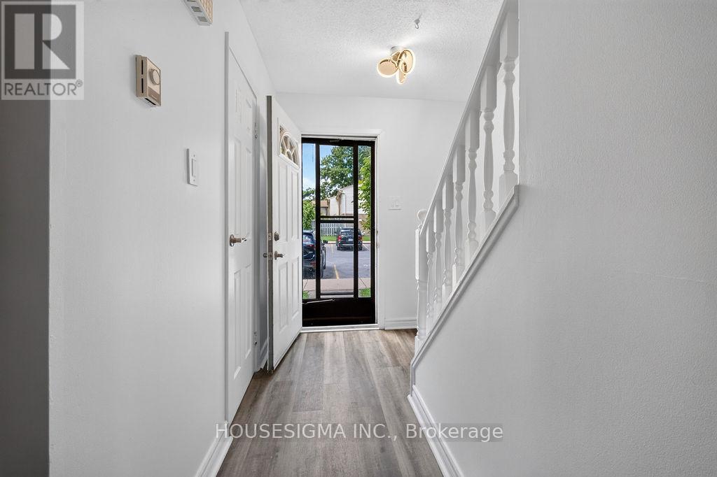 143 - 166 Southdale Road W Property Photo 18