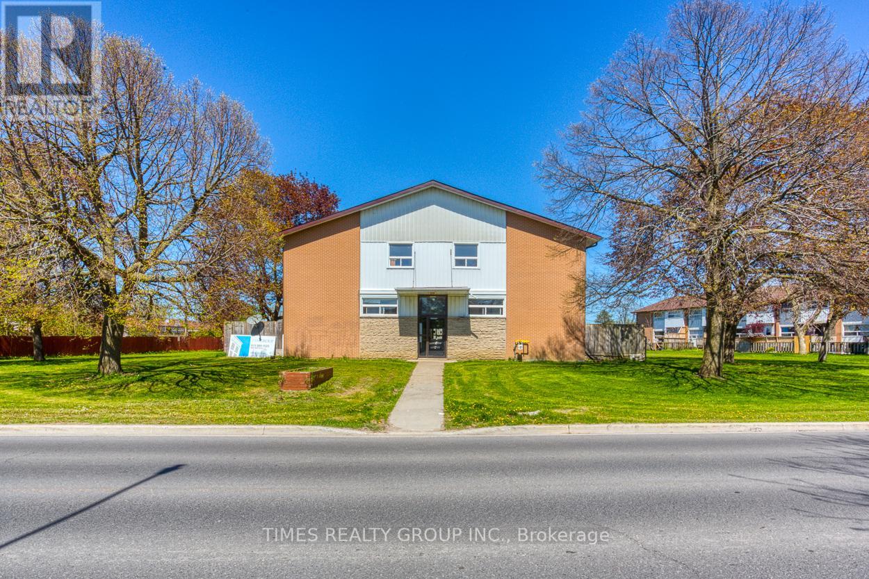 #10 - 11 Manitou Crescent W Property Photo 2