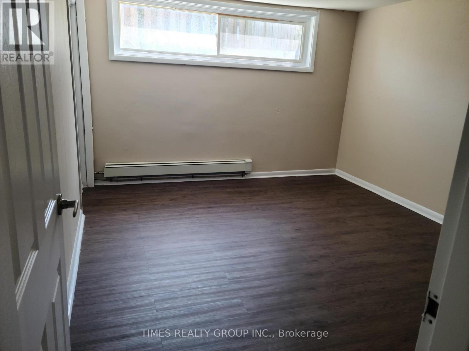 #10 - 11 Manitou Crescent W Property Photo 6