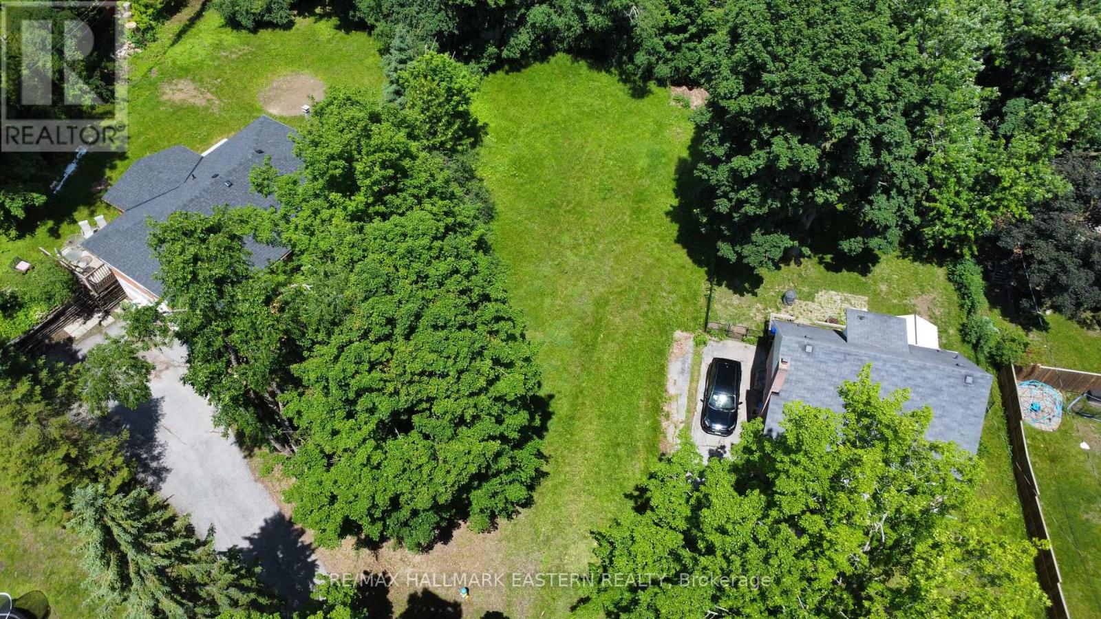 33 Greenhill Drive N Property Photo 5