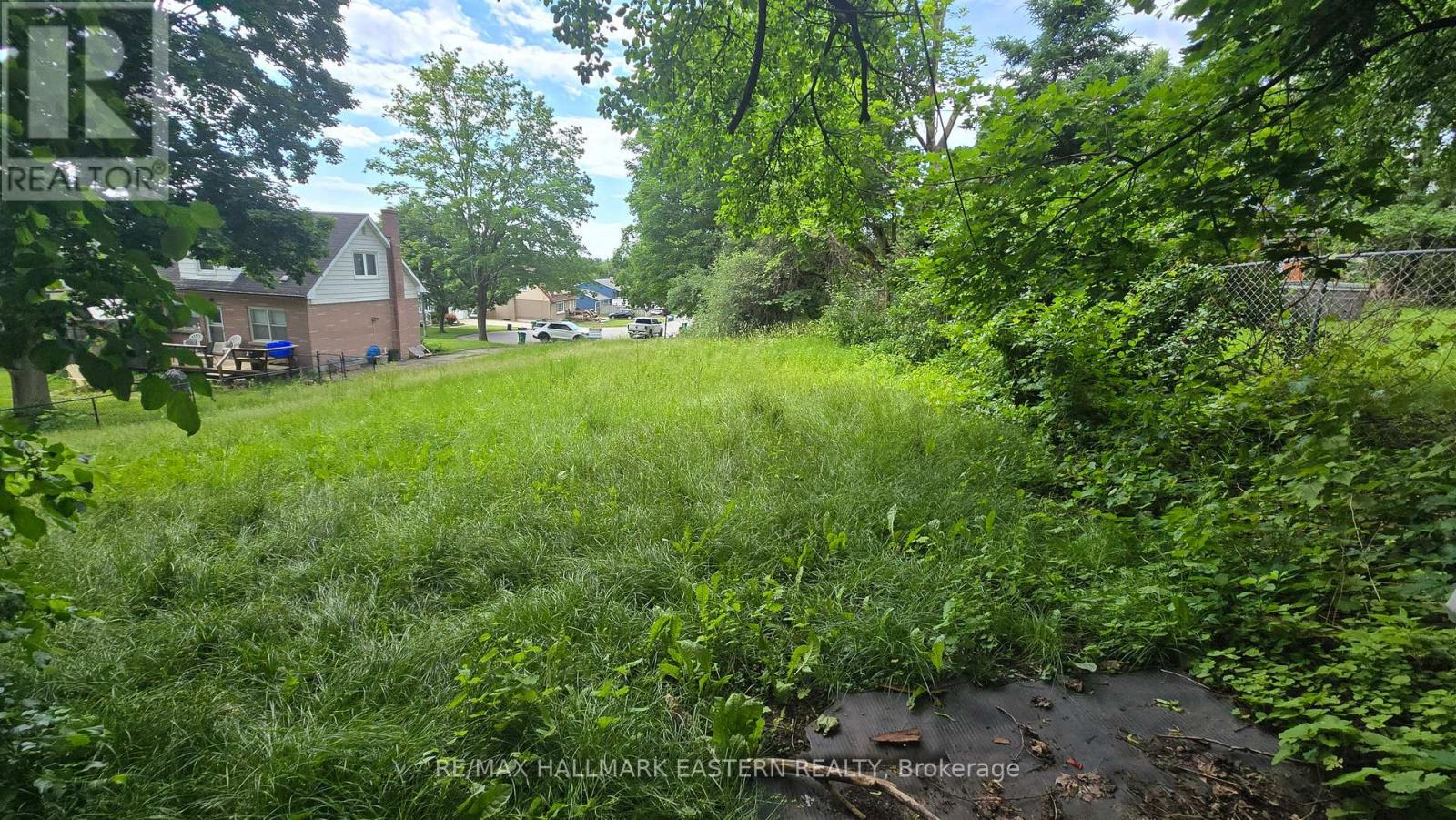 33 Greenhill Drive N Property Photo 7