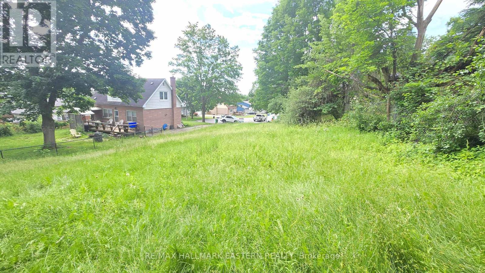 33 Greenhill Drive N Property Photo 11