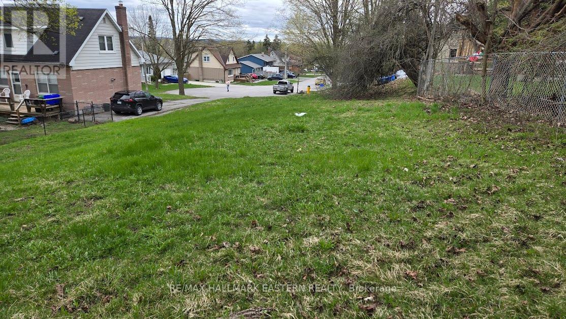 33 Greenhill Drive N Property Photo 13