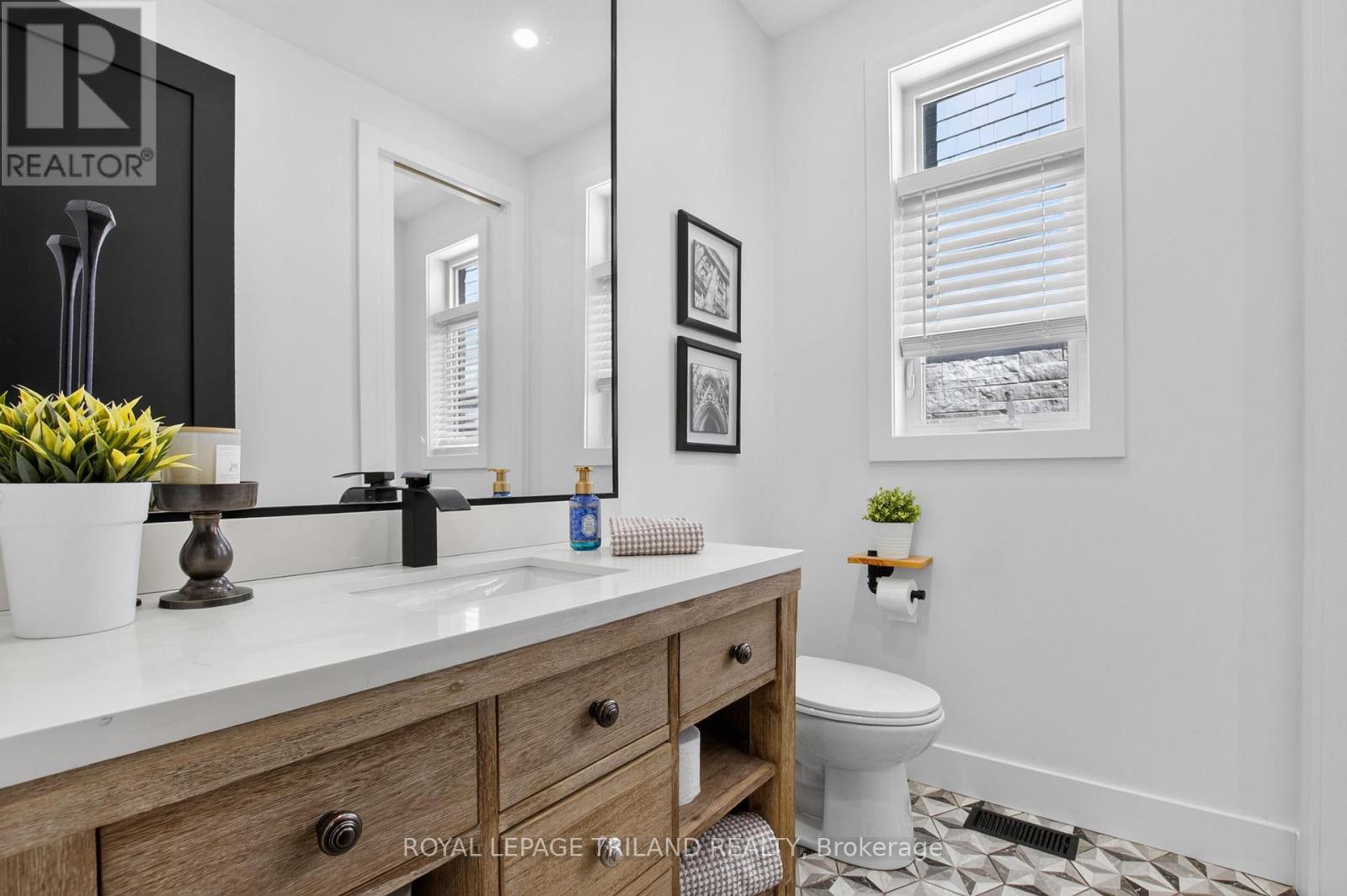 1757 Upper West Avenue Property Photo 9