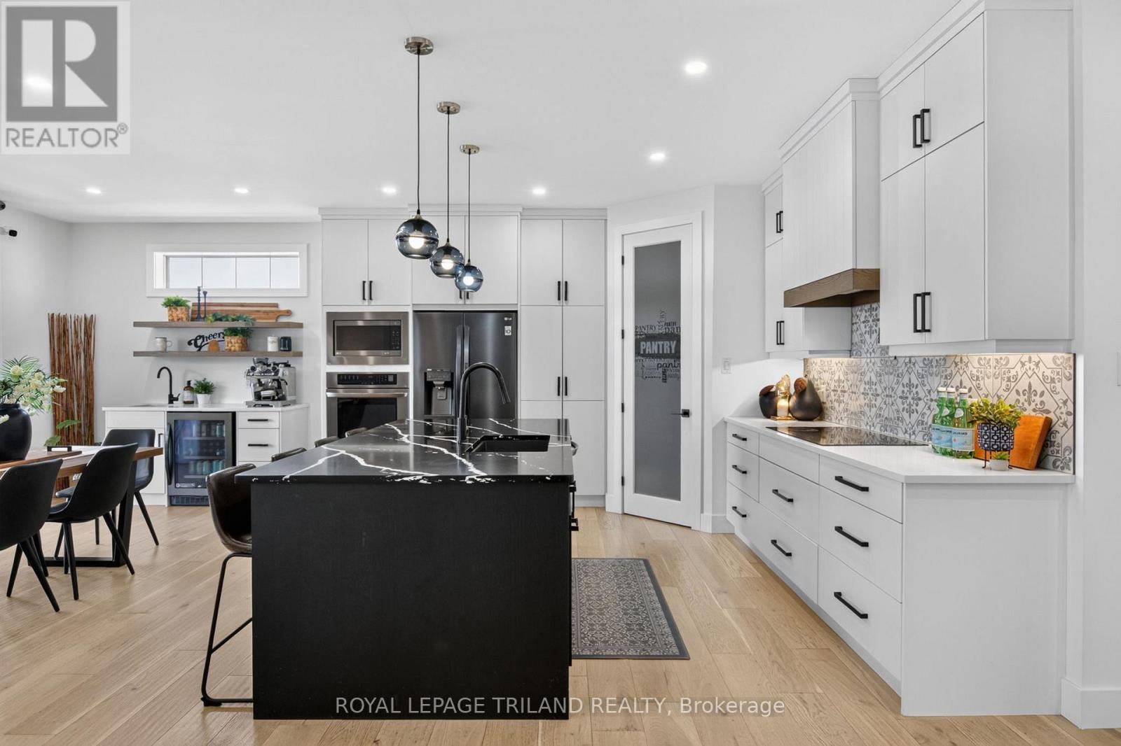 1757 Upper West Avenue Property Photo 14