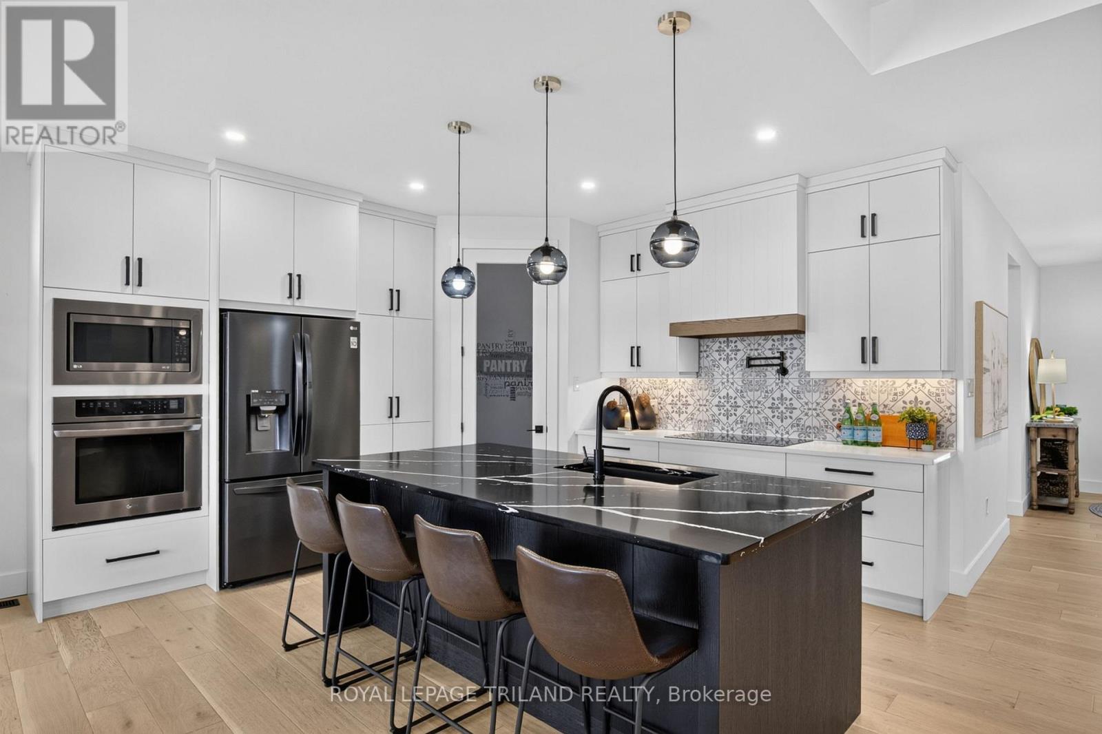 1757 Upper West Avenue Property Photo 15