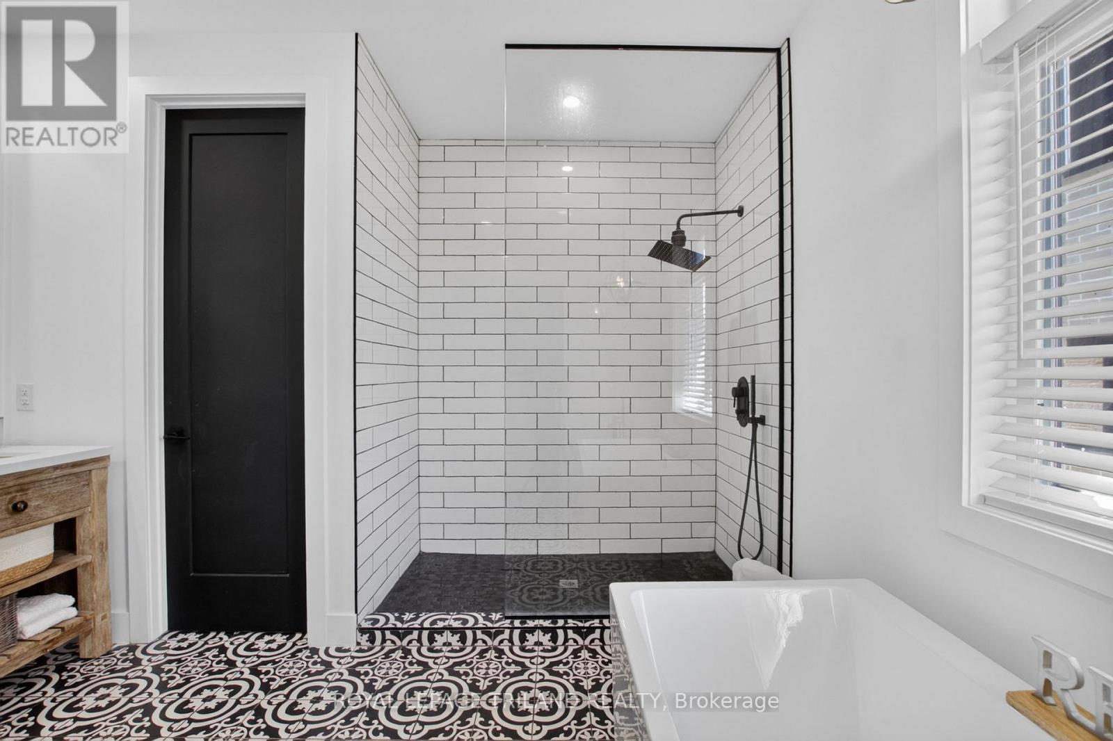 1757 Upper West Avenue Property Photo 28