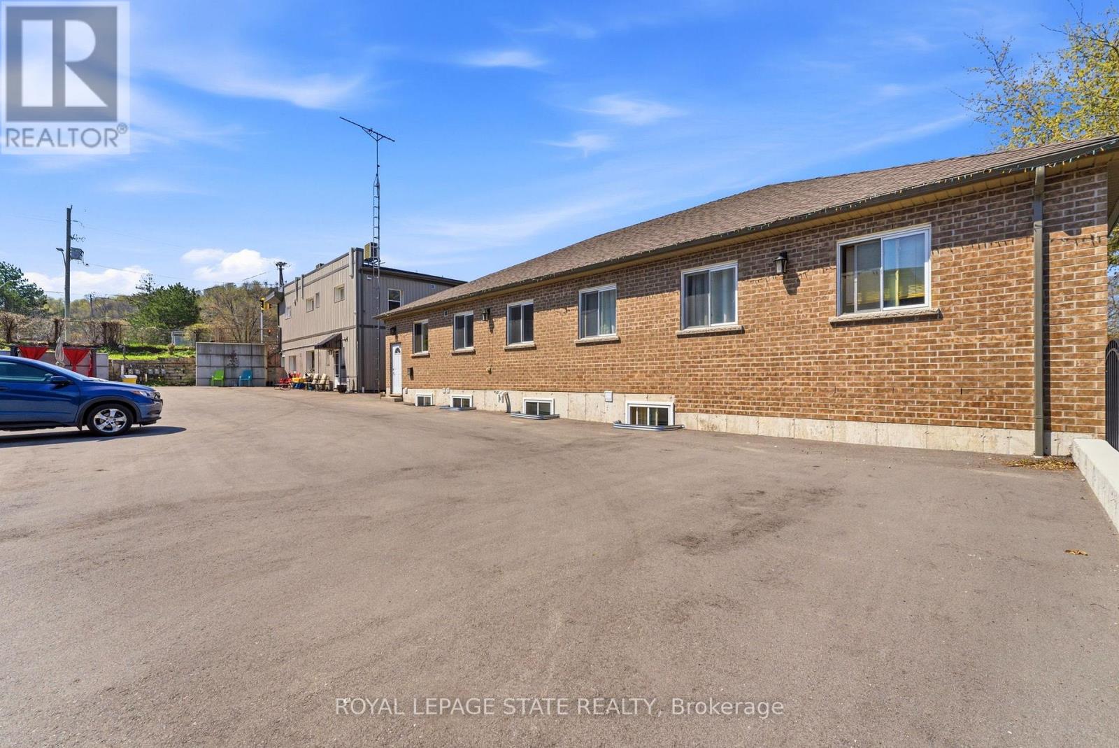 1745 King Street E Property Photo 1