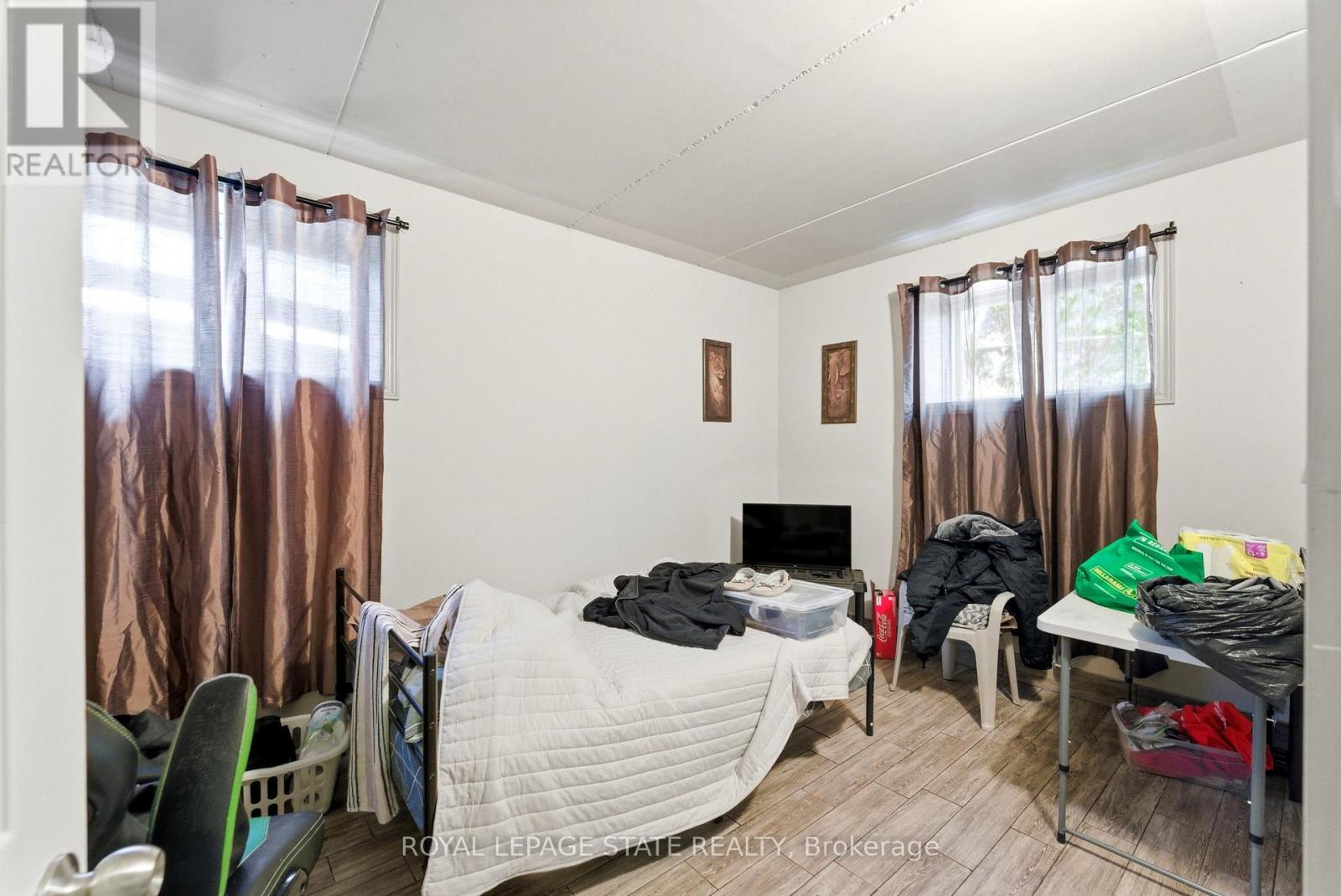 1745 King Street E Property Photo 33