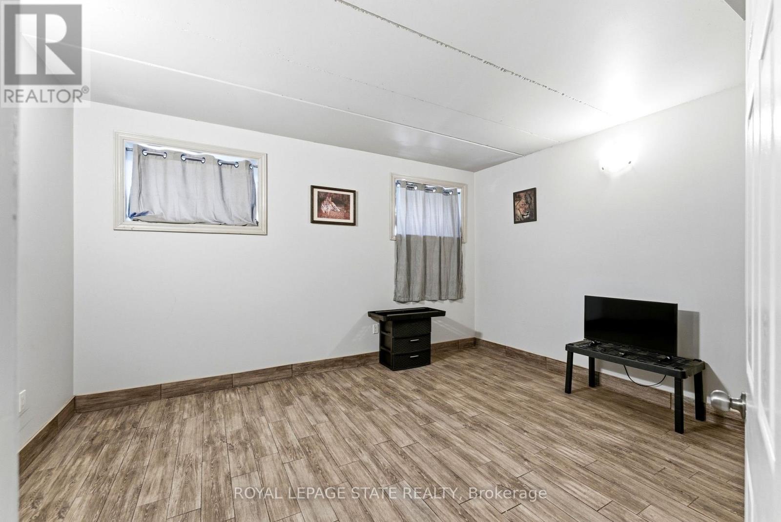 1745 King Street E Property Photo 44