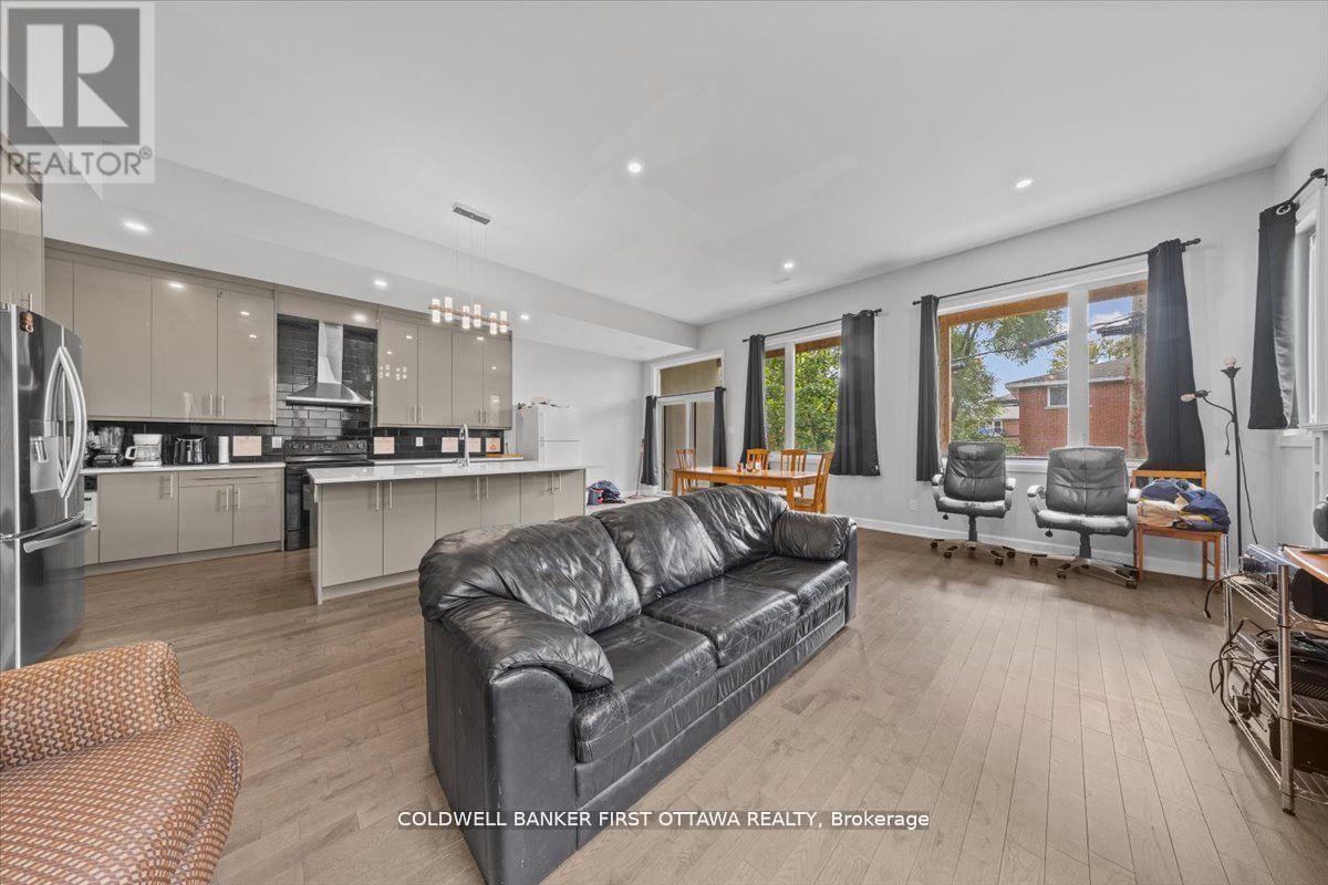 560 Queen Mary Street Property Photo 6
