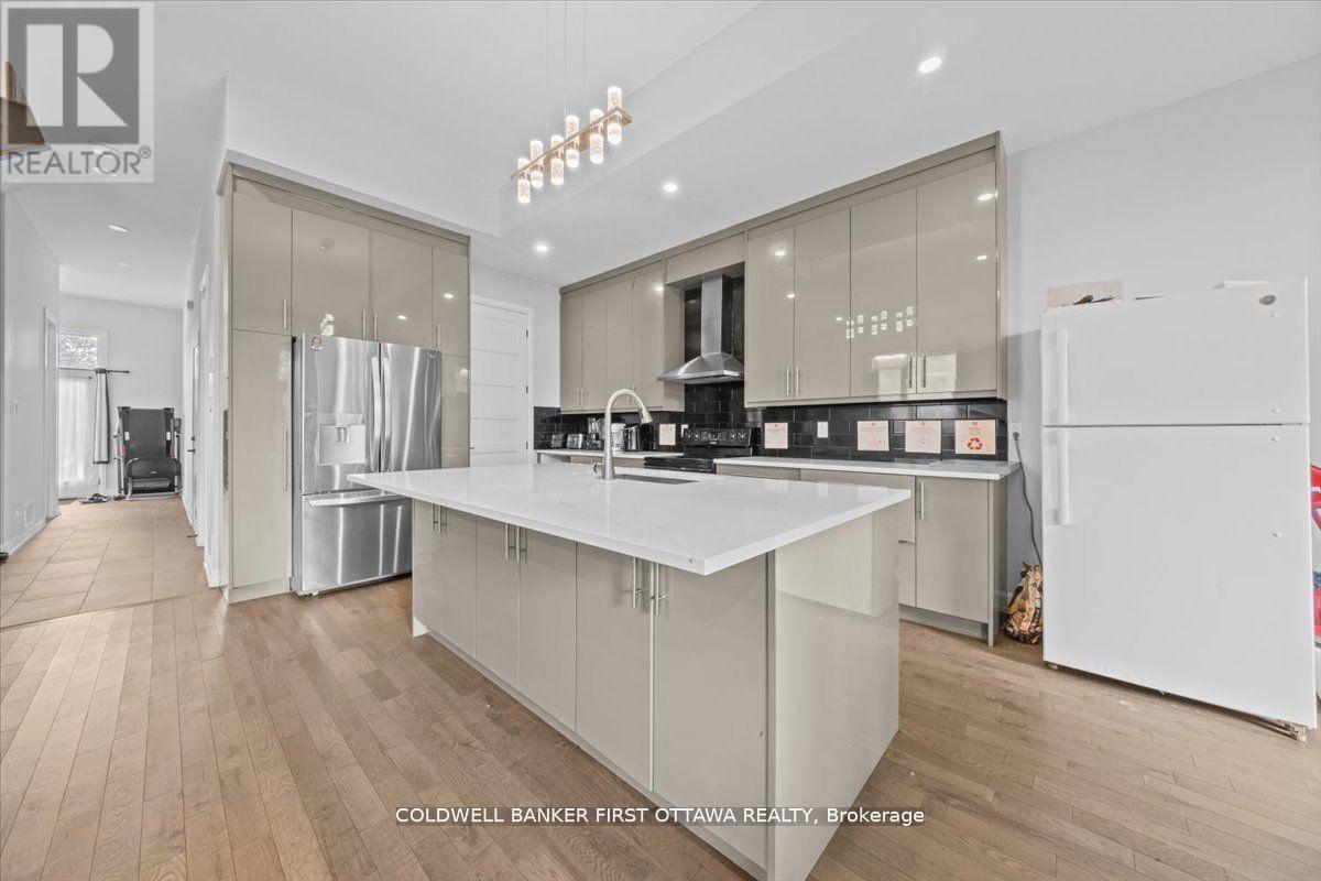 560 Queen Mary Street Property Photo 7