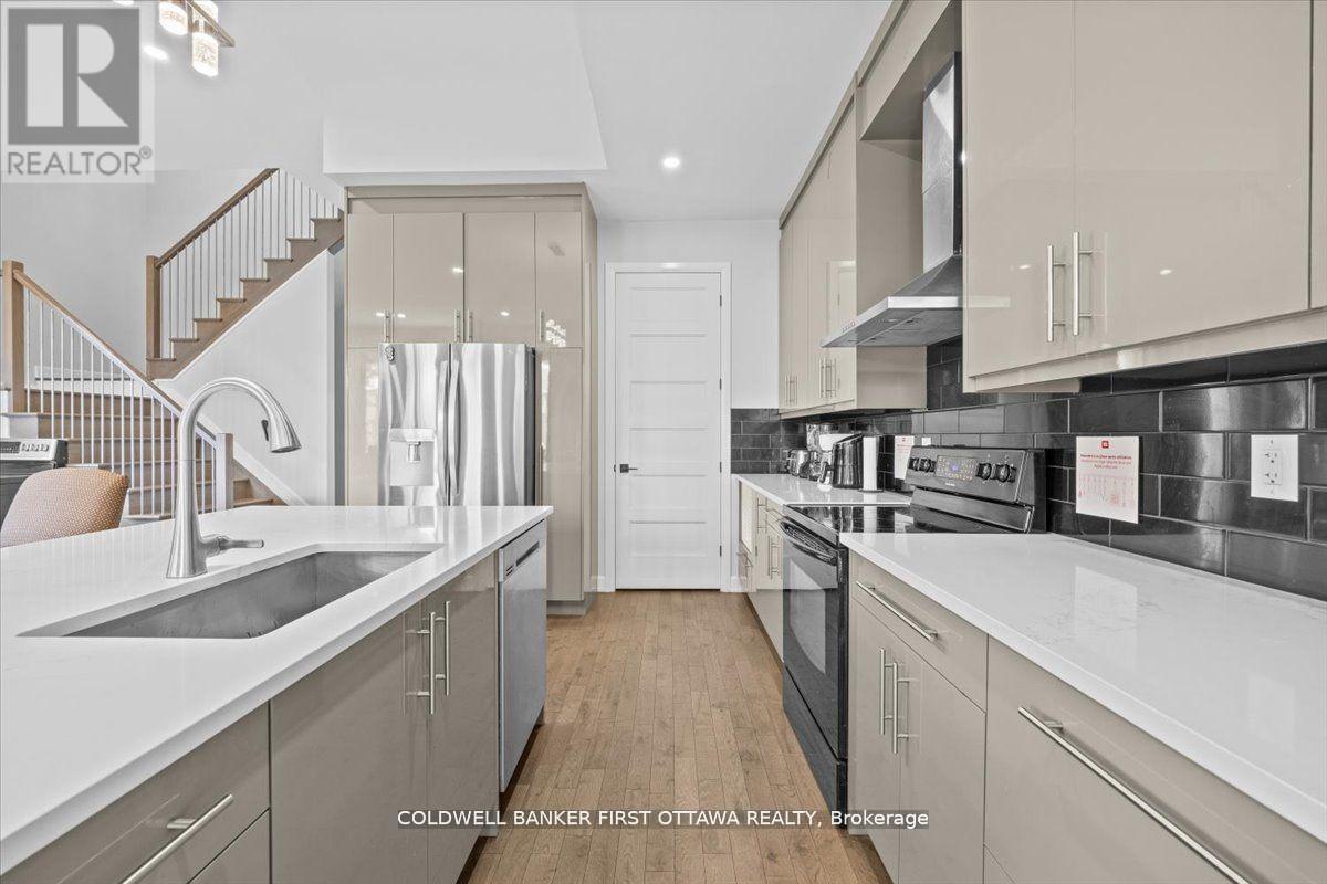 560 Queen Mary Street Property Photo 8